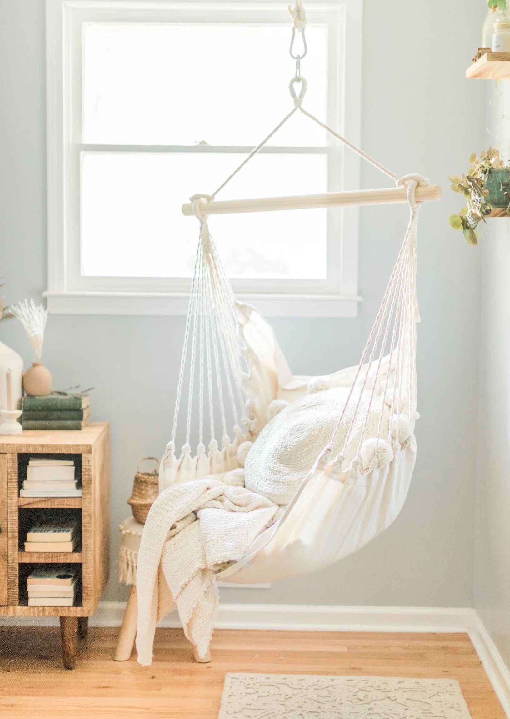Small Classic White Hammock Chair Swing | Jr.