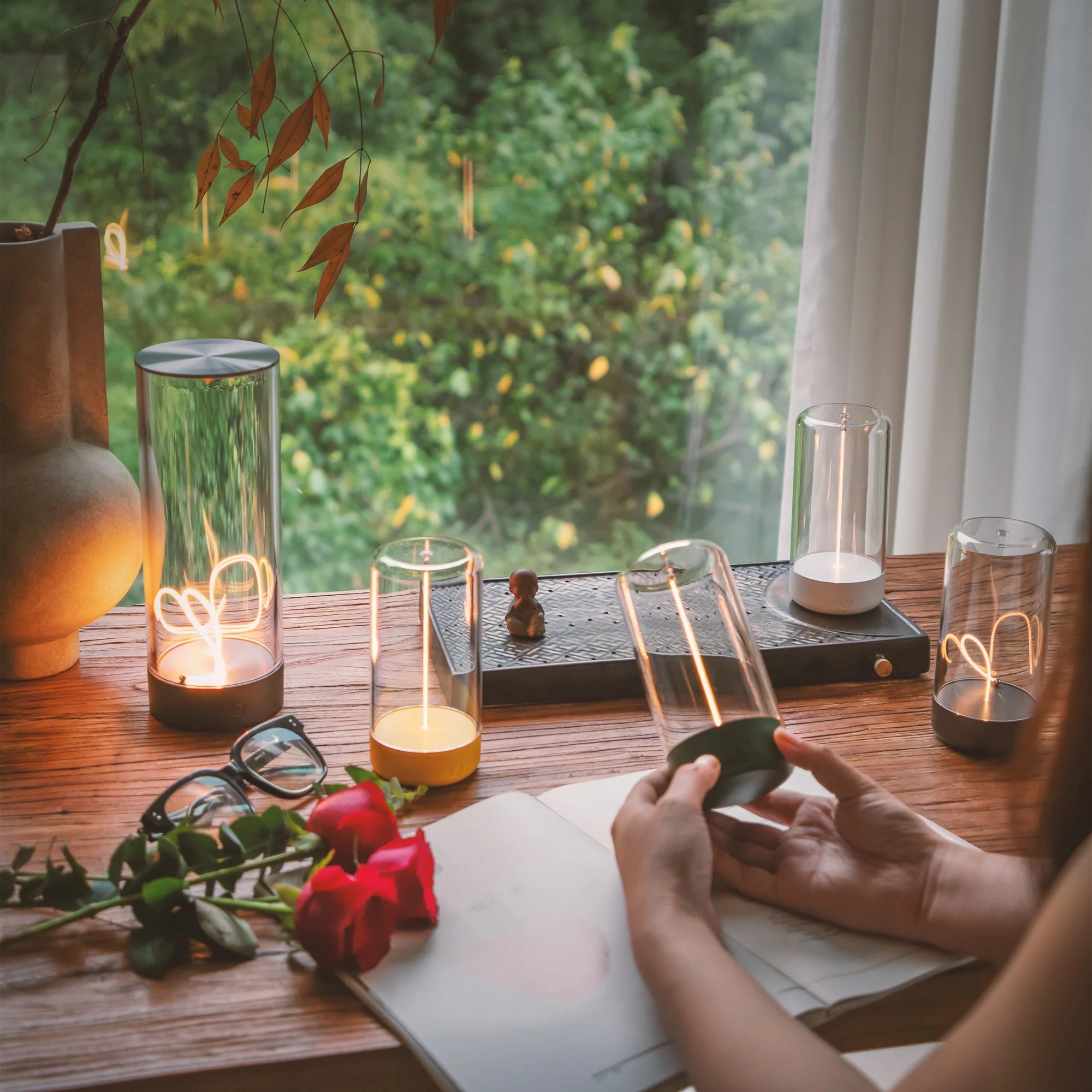 Night Lights 5.70 in Modern Bedside Table Lamp 3-Level Dimming Battery Operated Night Light