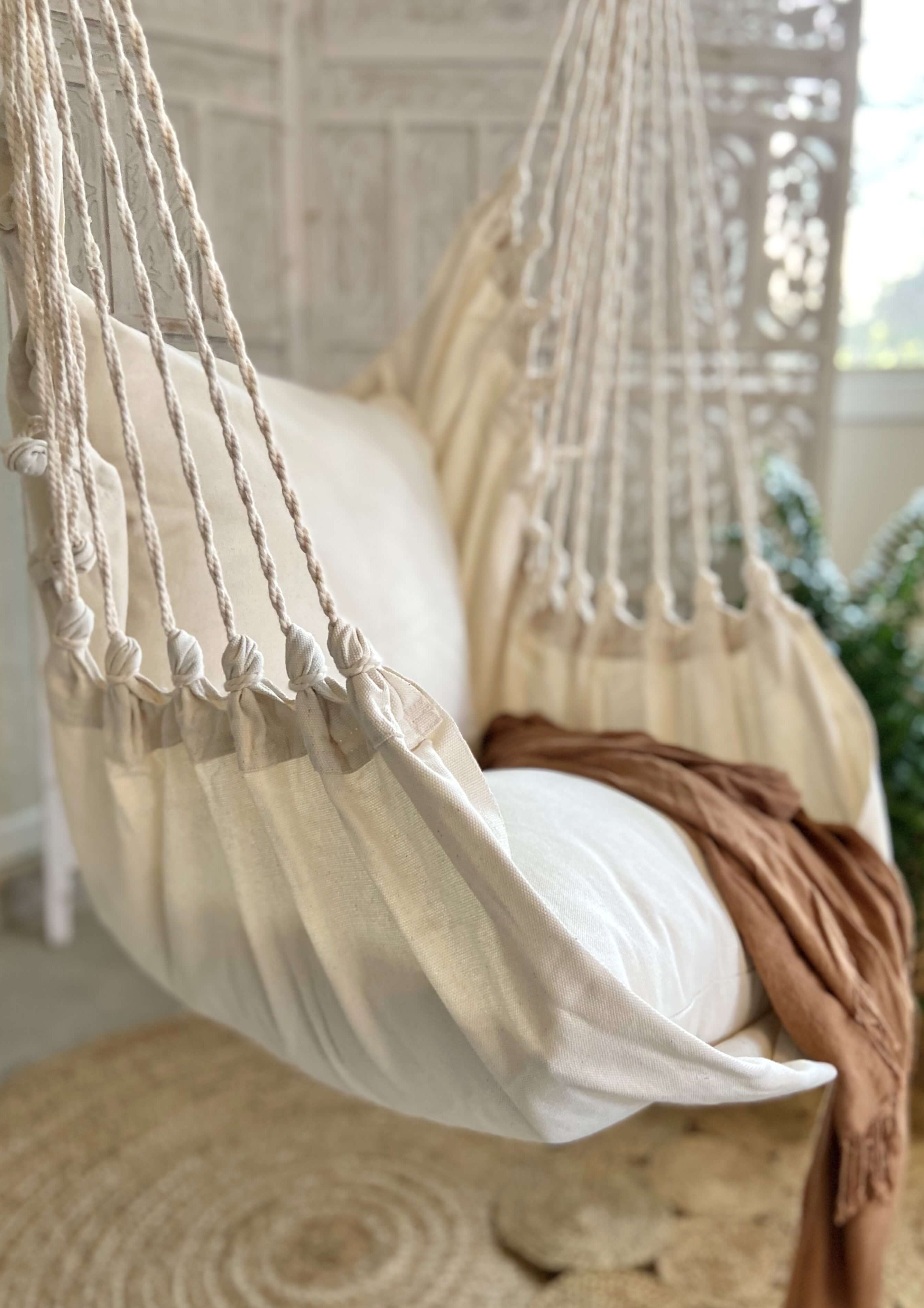 Small Classic White Hammock Chair Swing | Jr.